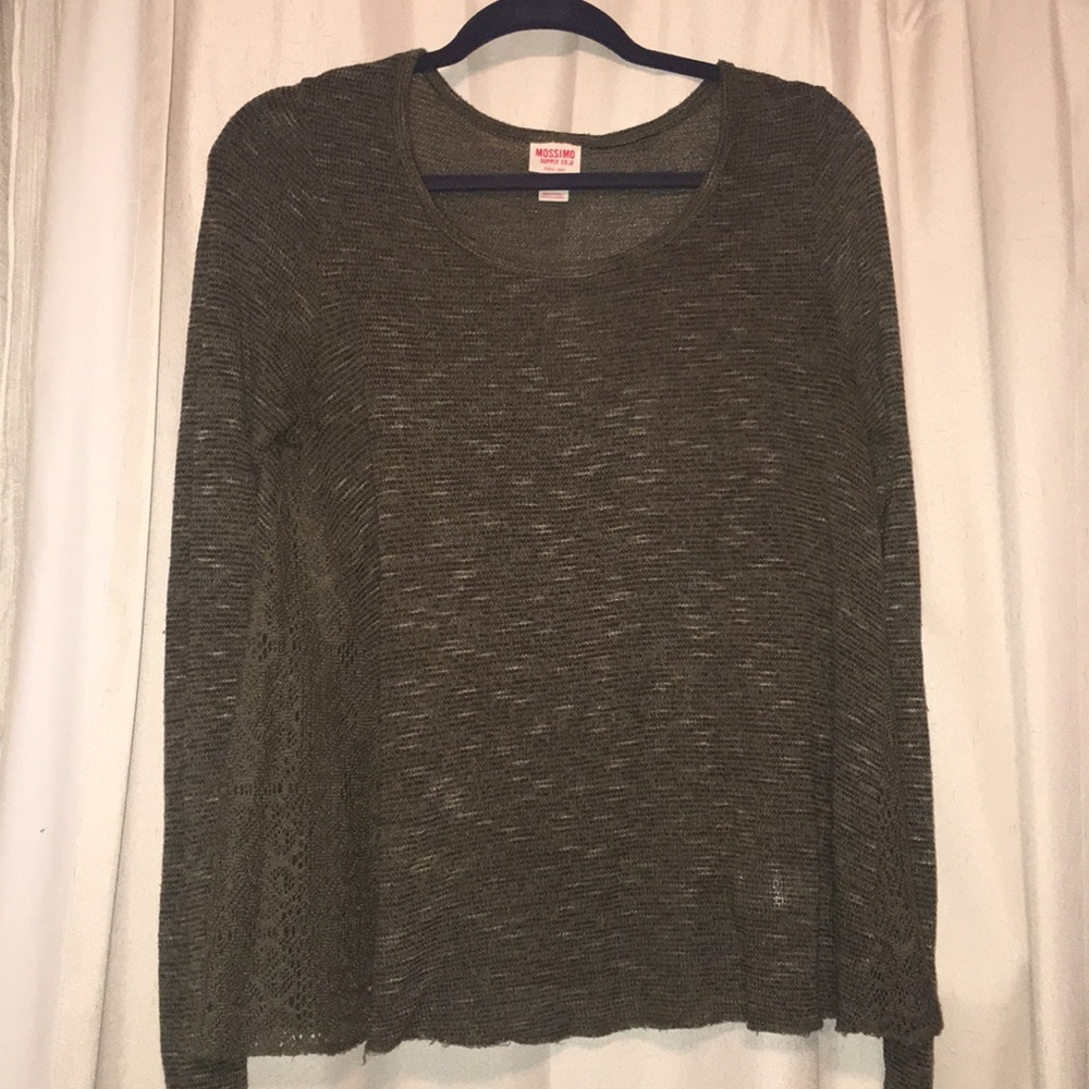 Lightweight sweater